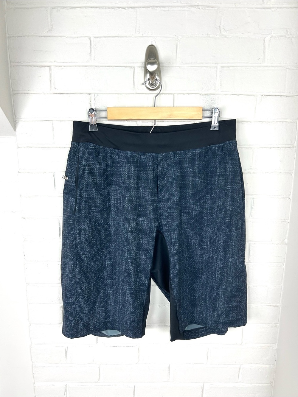 Men’s Lululemon Navy Blue Patterned Athletic Shorts